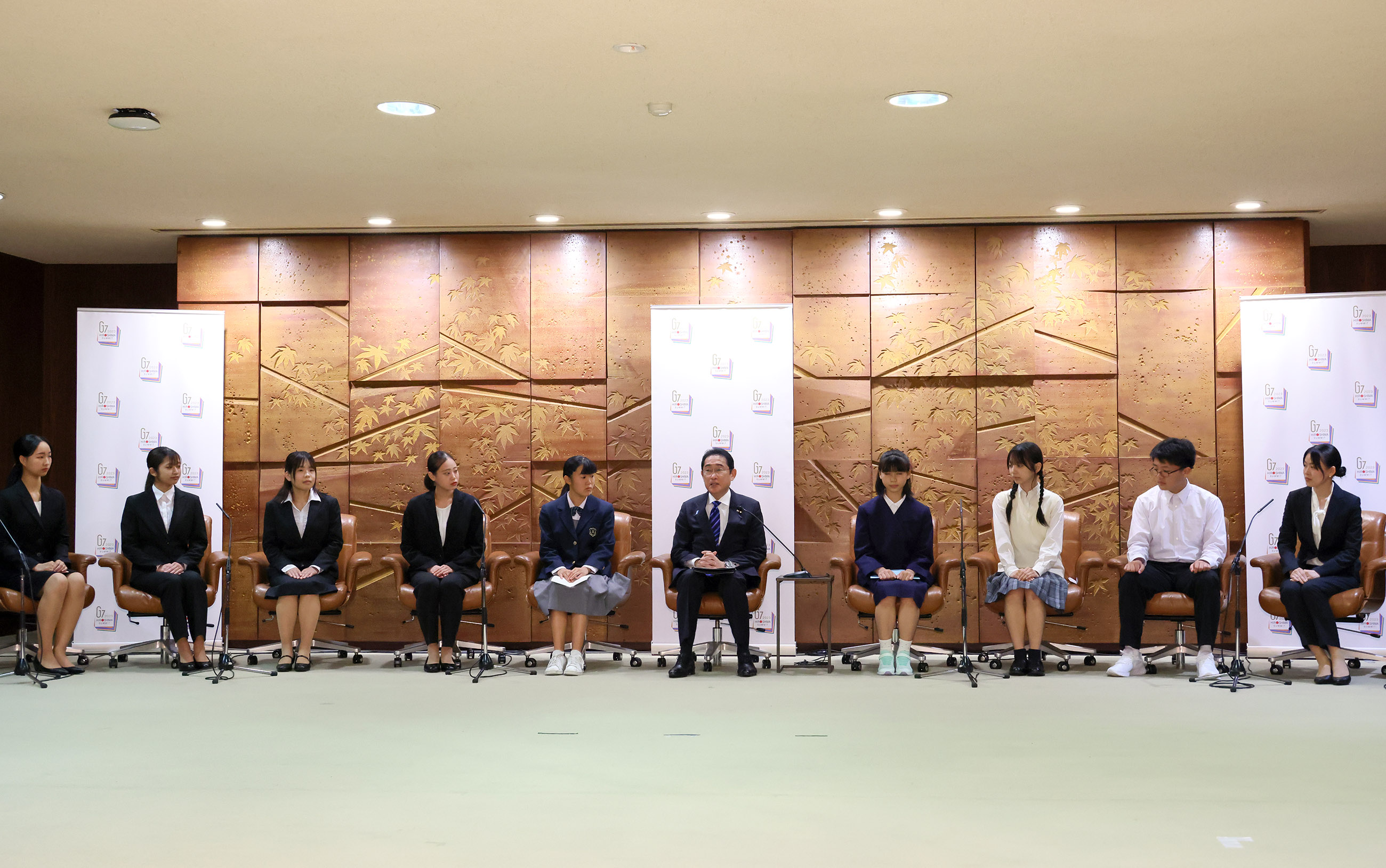 Prime Minister Kishida holding a talk (1)