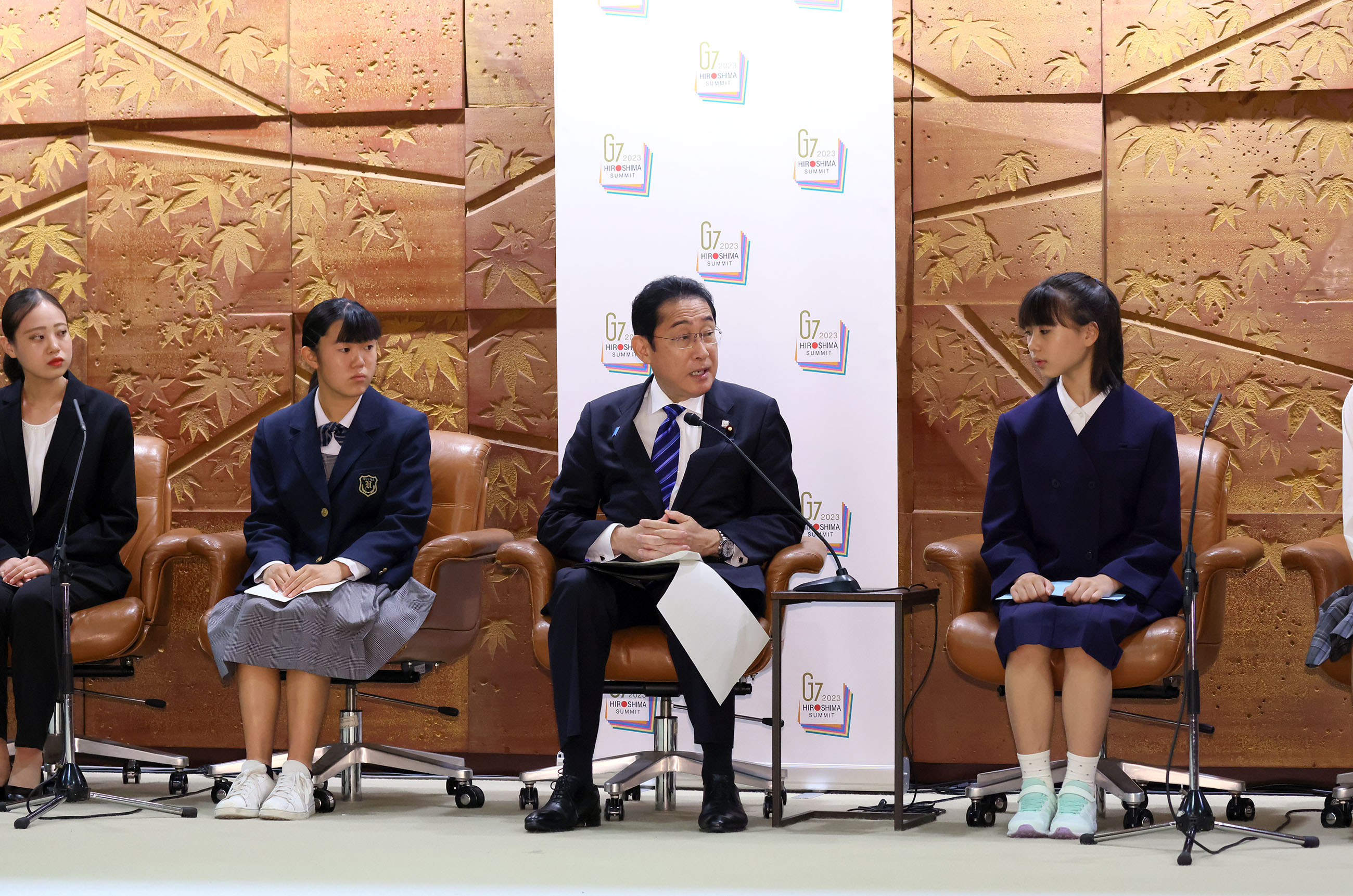 Prime Minister Kishida holding a talk (4)