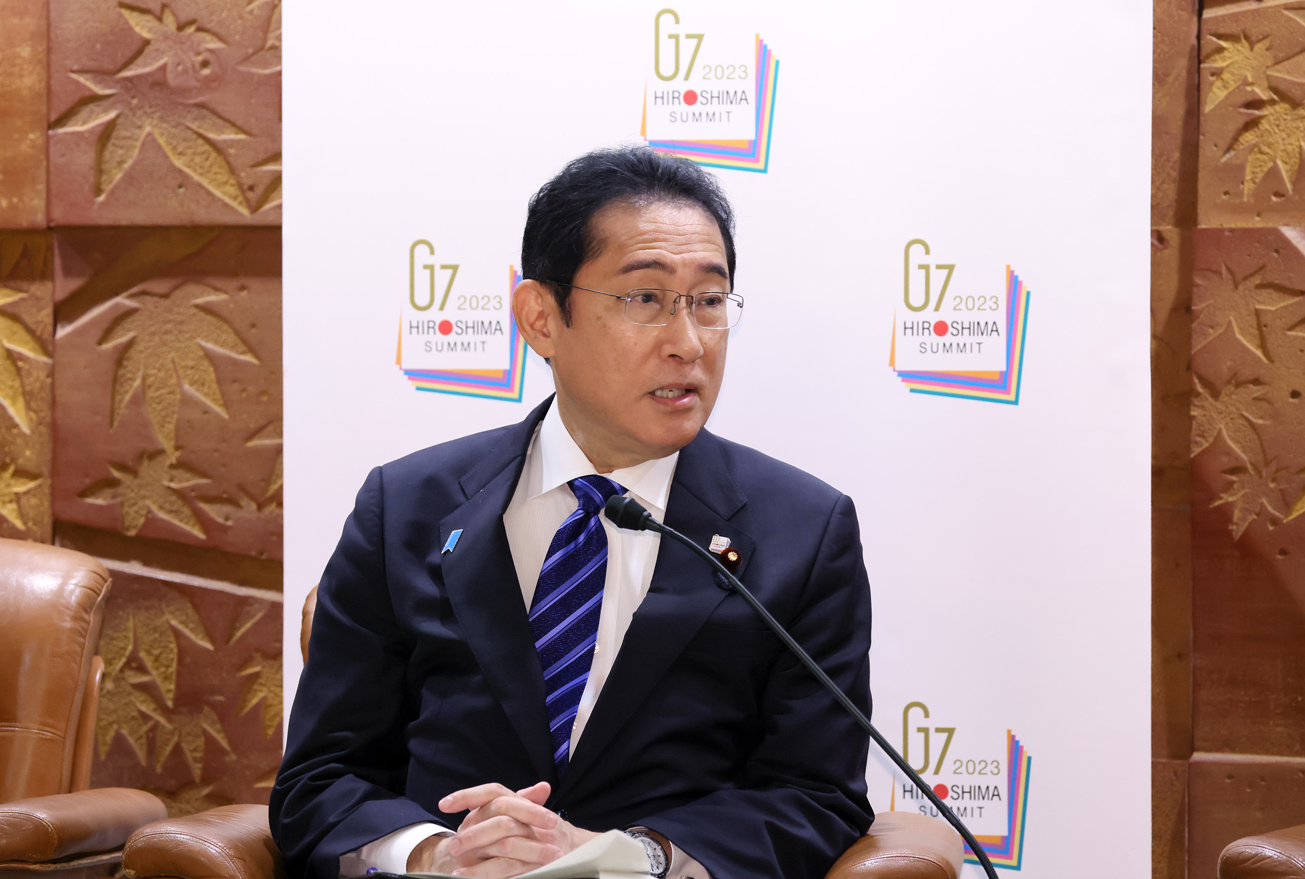 Prime Minister Kishida holding a talk (5)