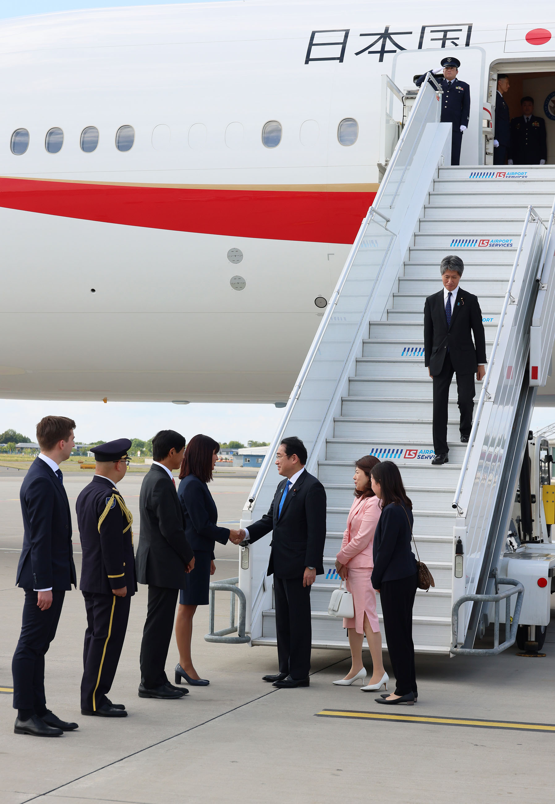 Prime Minister Kishida arriving in Poland (2)　