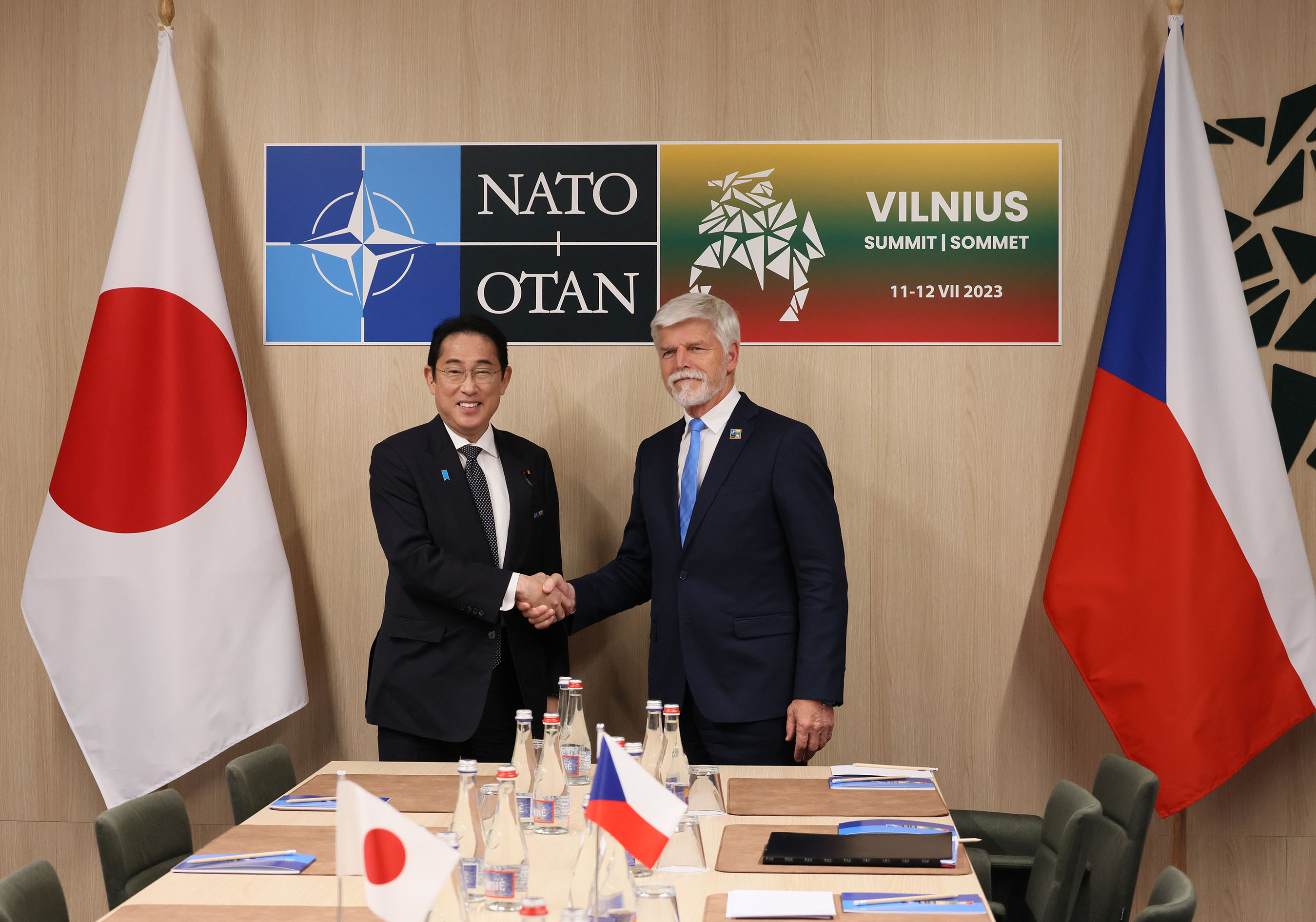 Japan-Czech Republic Summit Meeting (1)