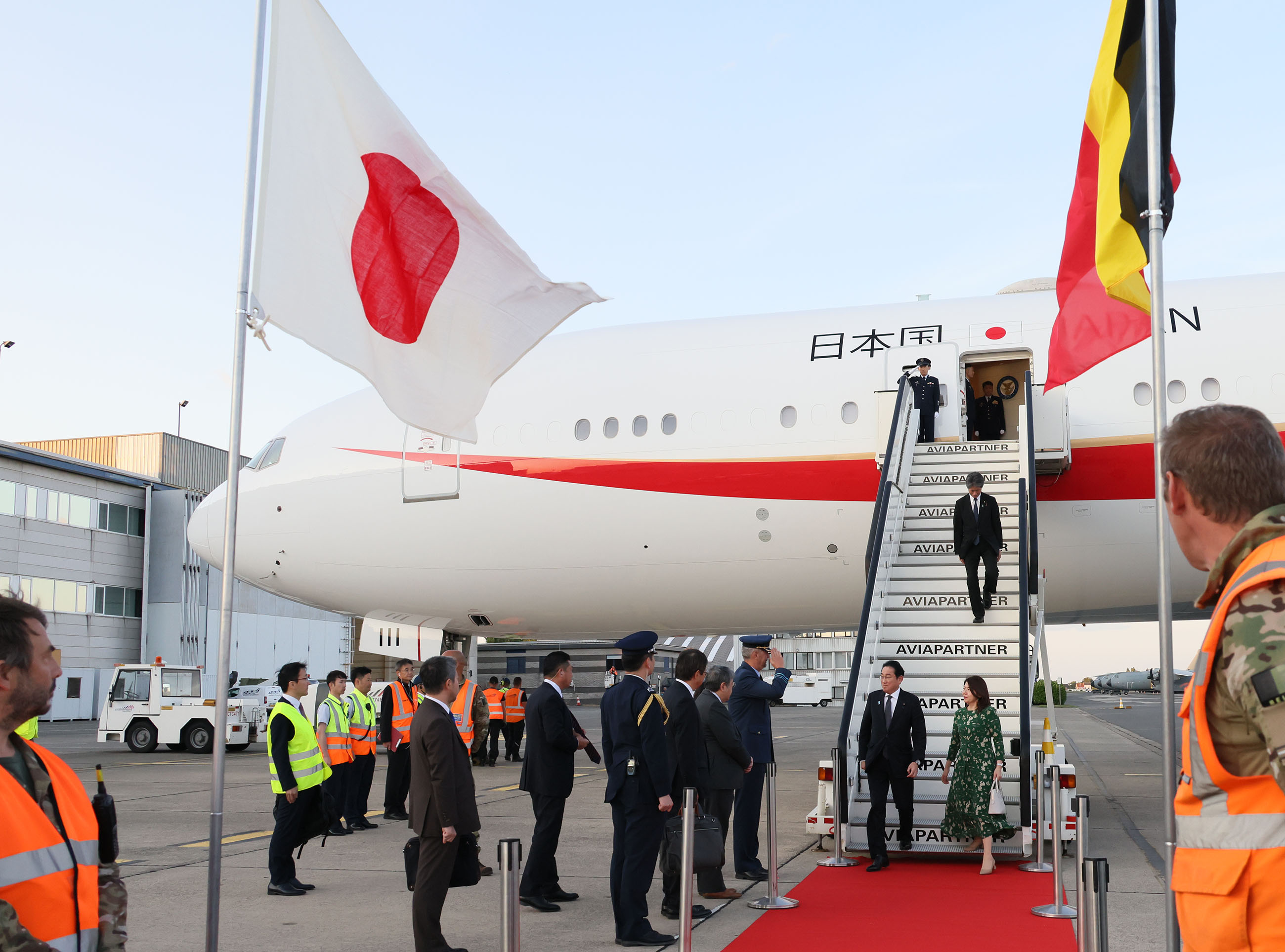 Prime Minister Kishida arriving in Belgium (2)