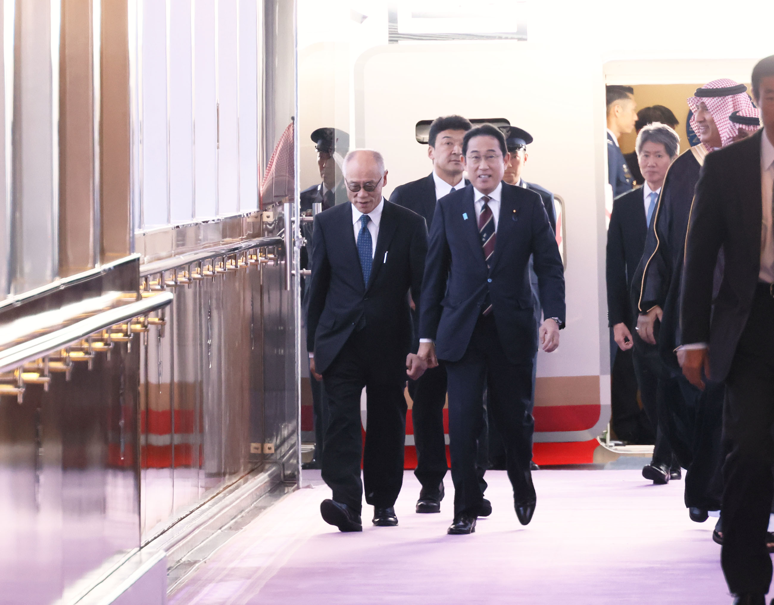 Prime Minister Kishida arriving in Saudi Arabia (1)