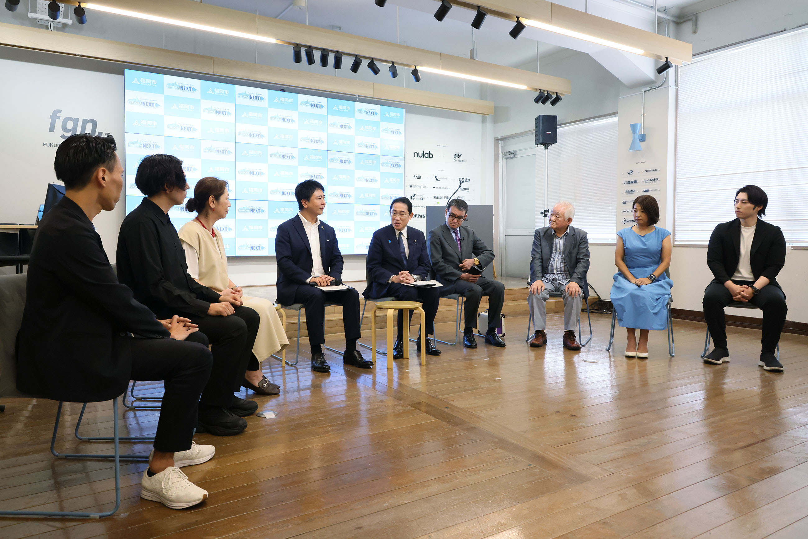 Prime Minister Kishida participating in a policy dialogue on digital transformation (2)