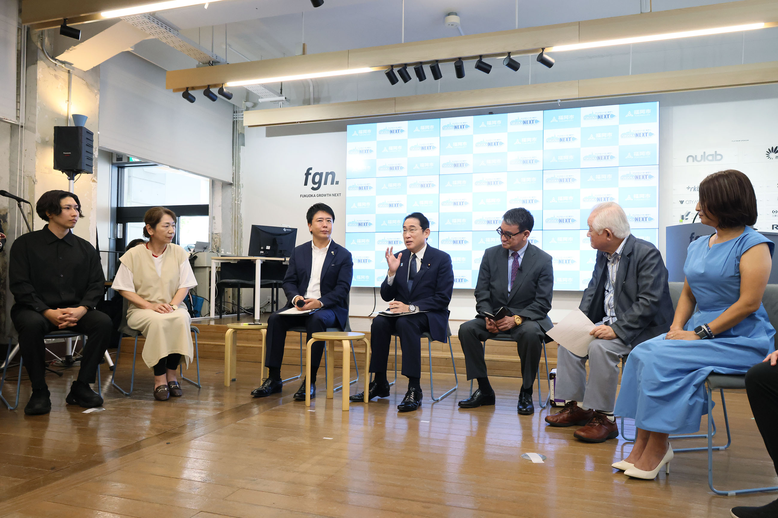 Prime Minister Kishida participating in a policy dialogue on digital transformation (4)