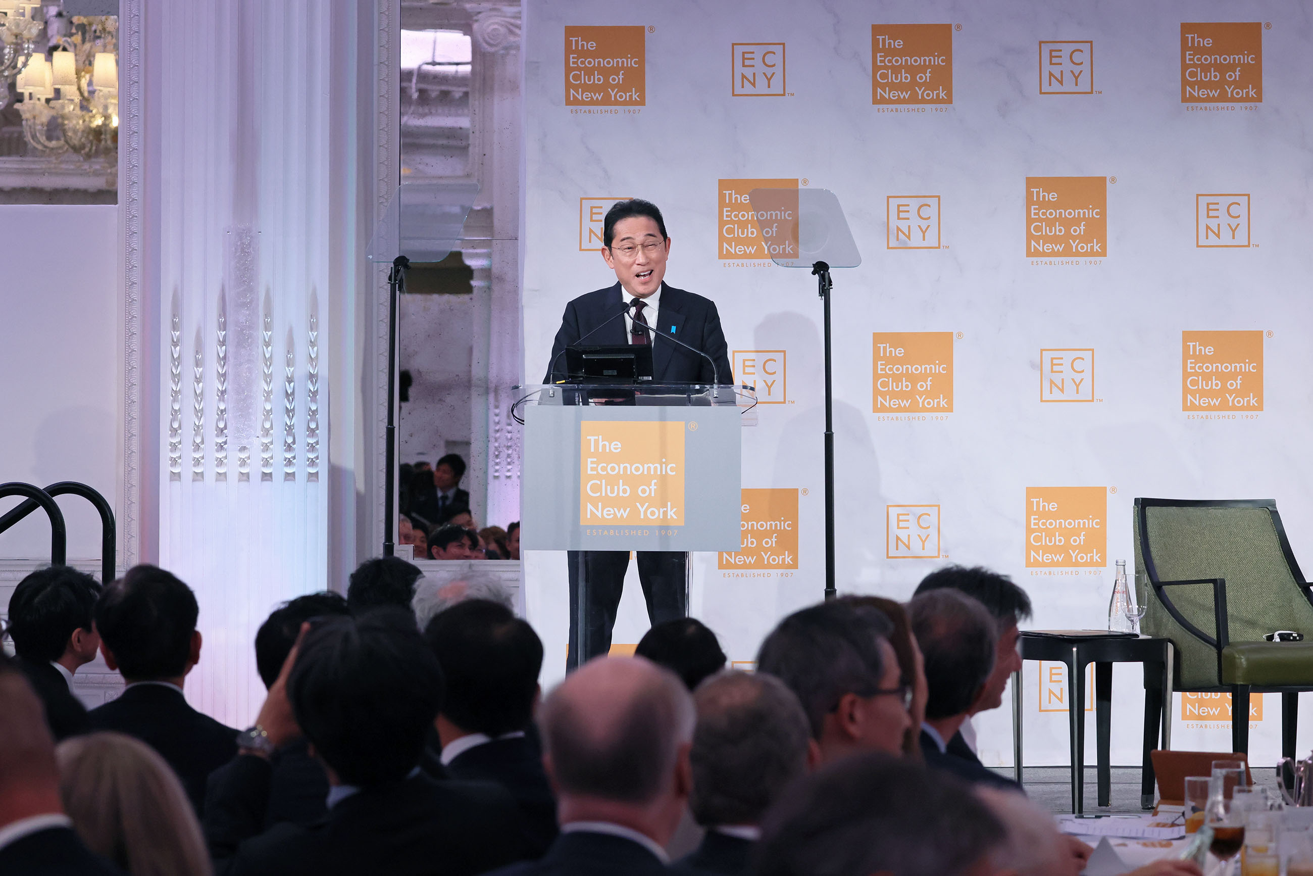 Prime Minister Kishida delivering his remarks to the Economic Club of New York (3)