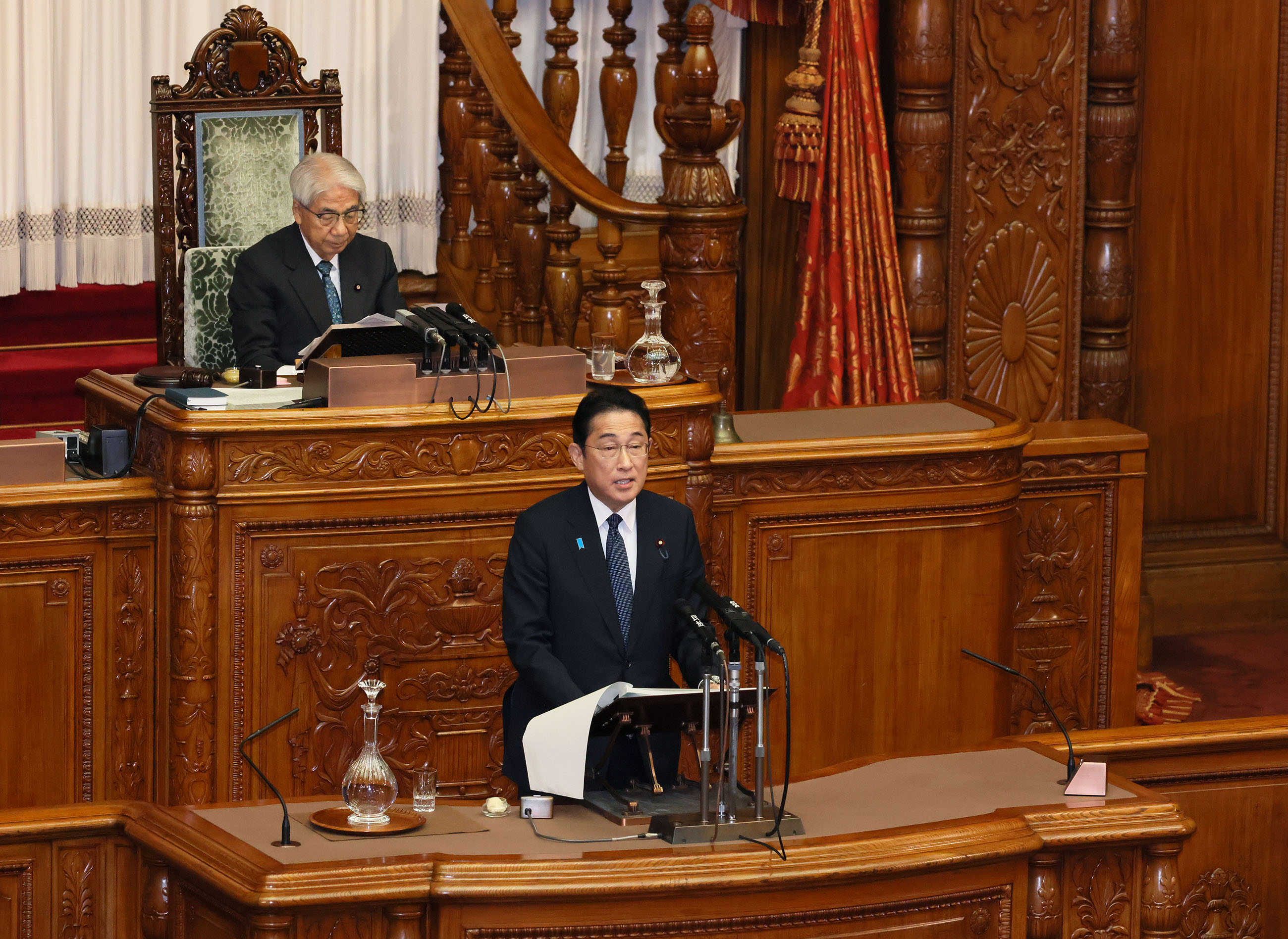 Prime Minister Kishida delivering a policy speech during the plenary session of the House of Councillors (5)