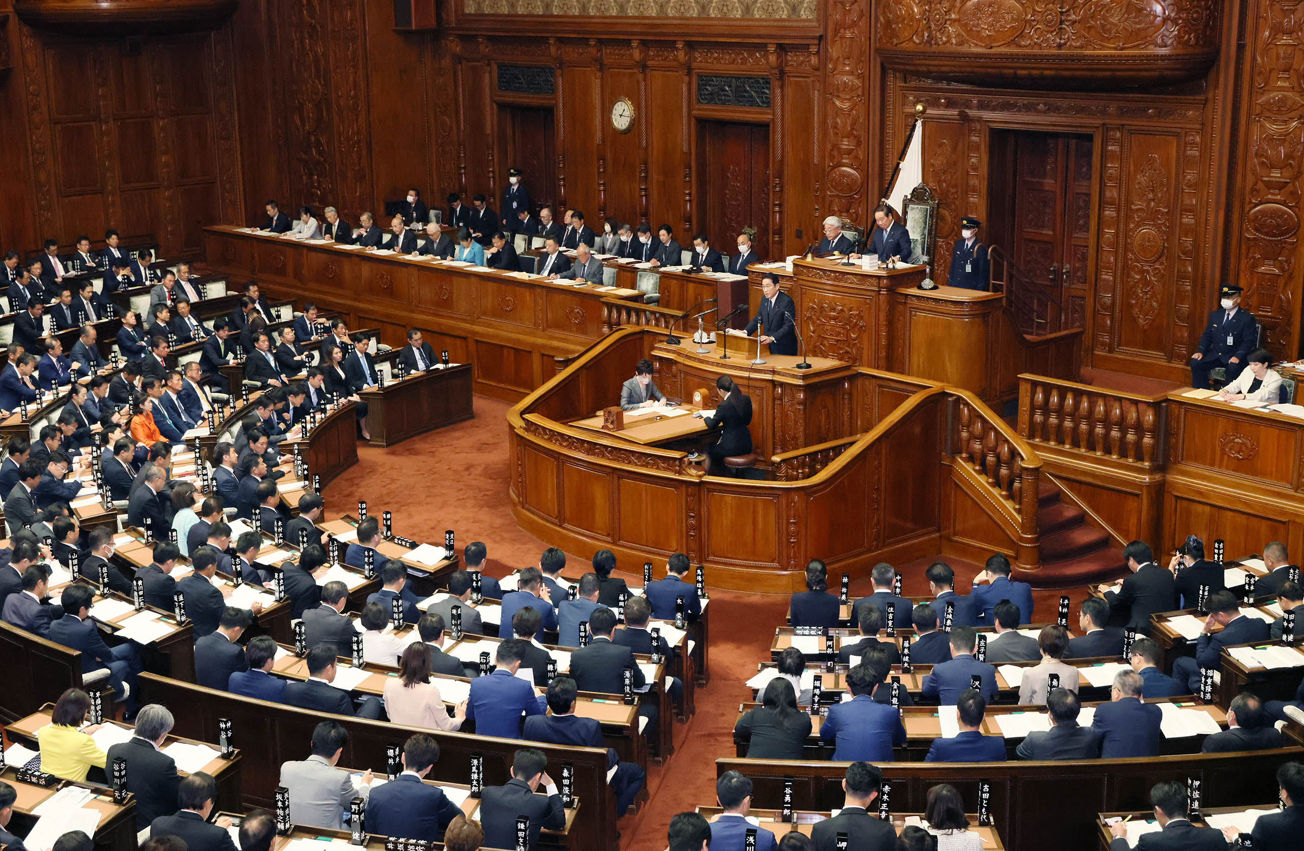 Prime Minister Kishida delivering a policy speech during the plenary session of the House of Representatives (10)