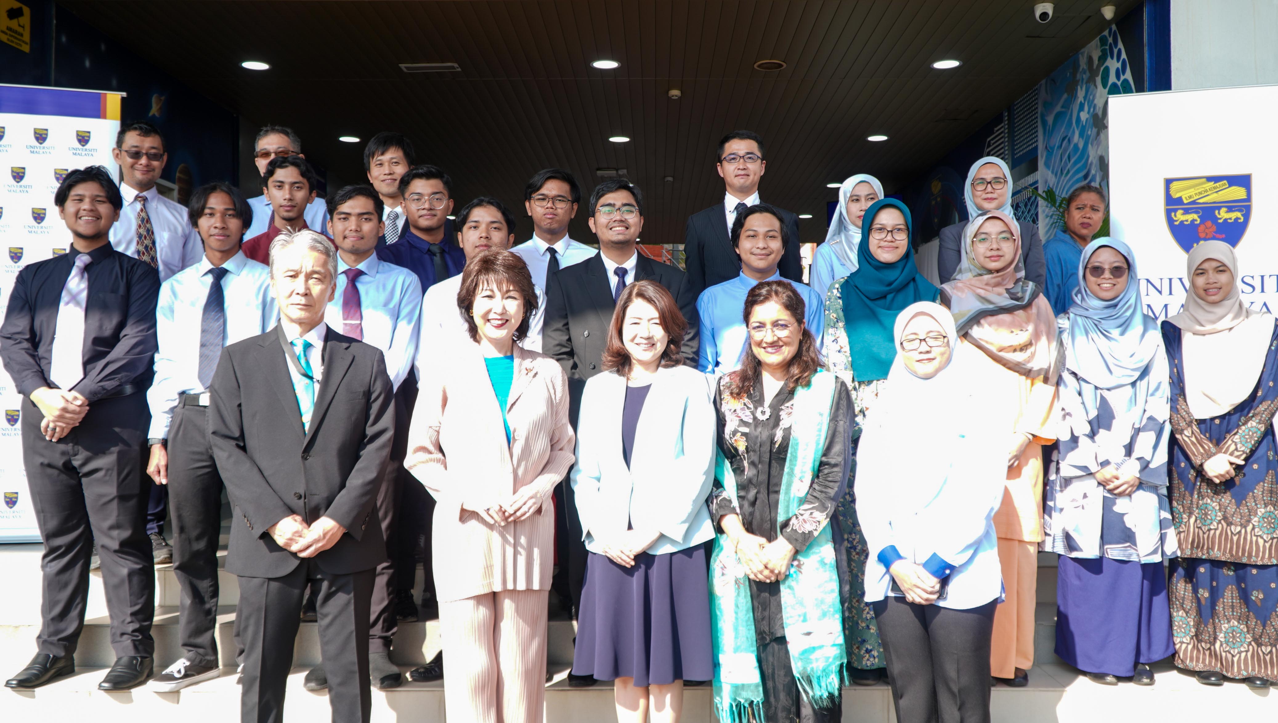 Mrs. Kishida visiting the University of Malaya (1)