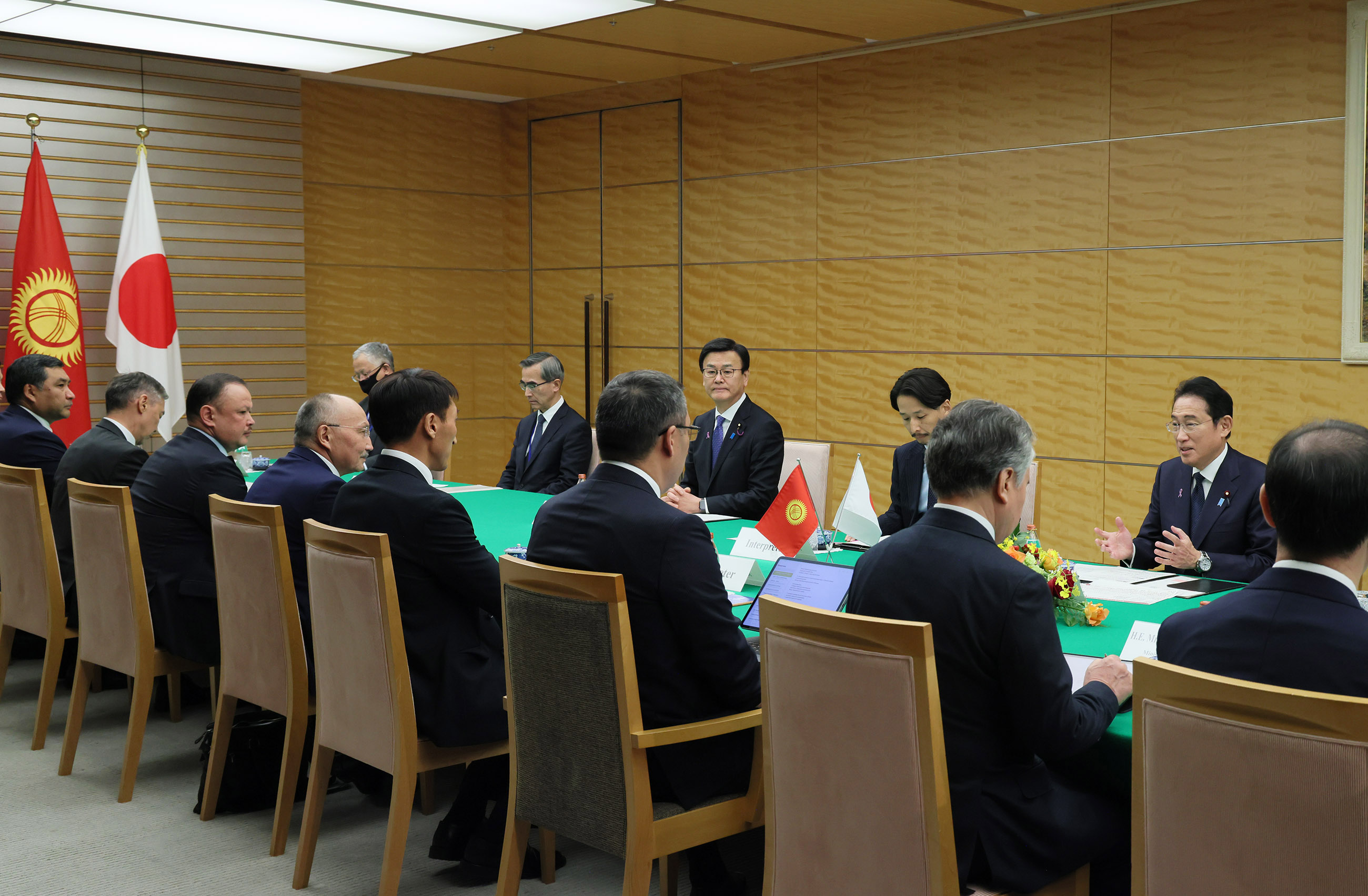 Japan-Kyrgyz Summit Meeting (6)