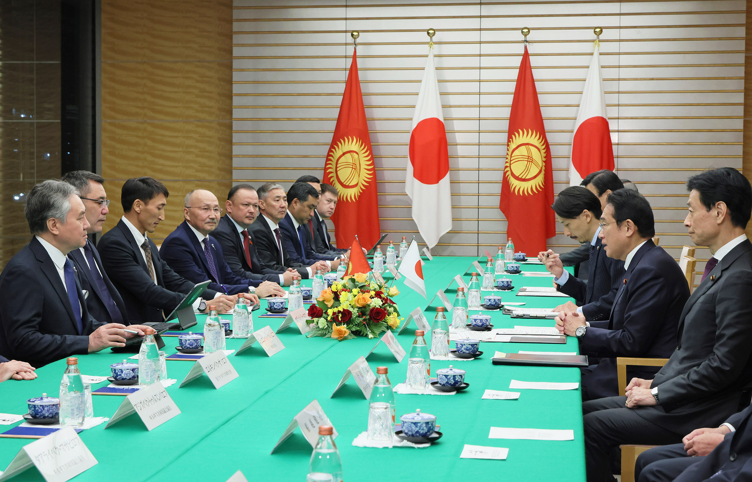 Japan-Kyrgyz Summit Meeting (5)
