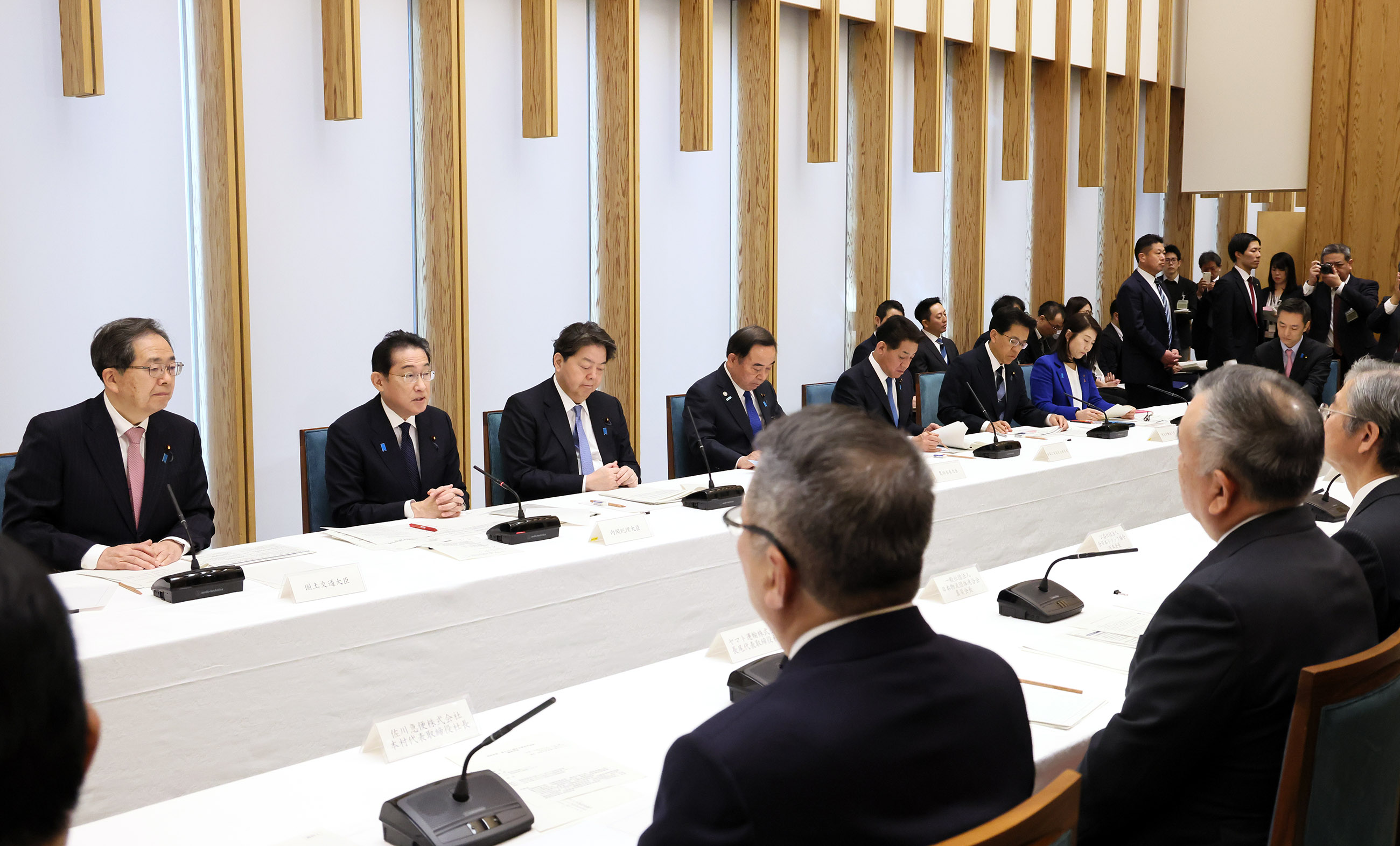 Prime Minister Kishida wrapping up an exchange of views (4) 