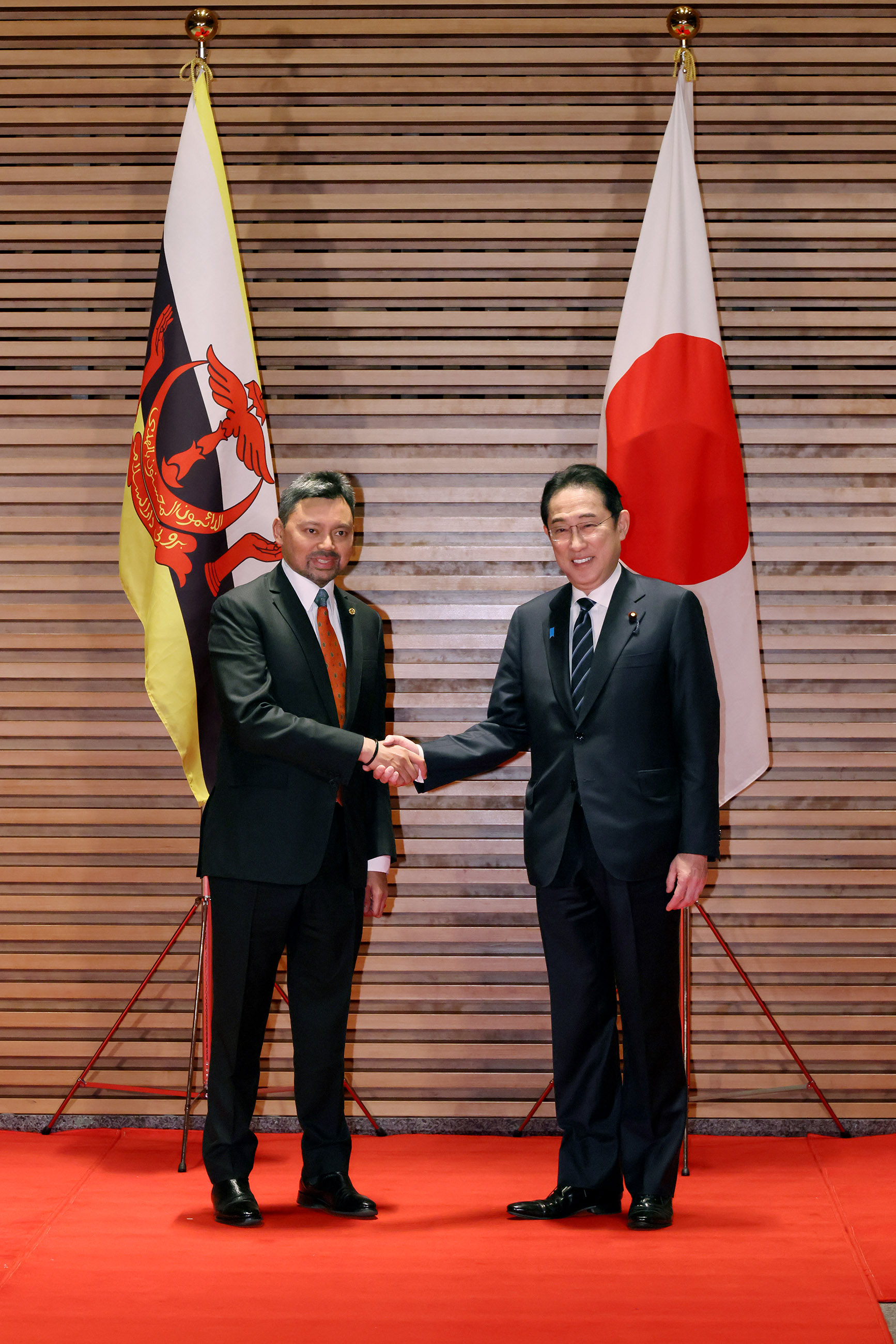 Prime Minister Kishida welcoming Prince Billah (3)