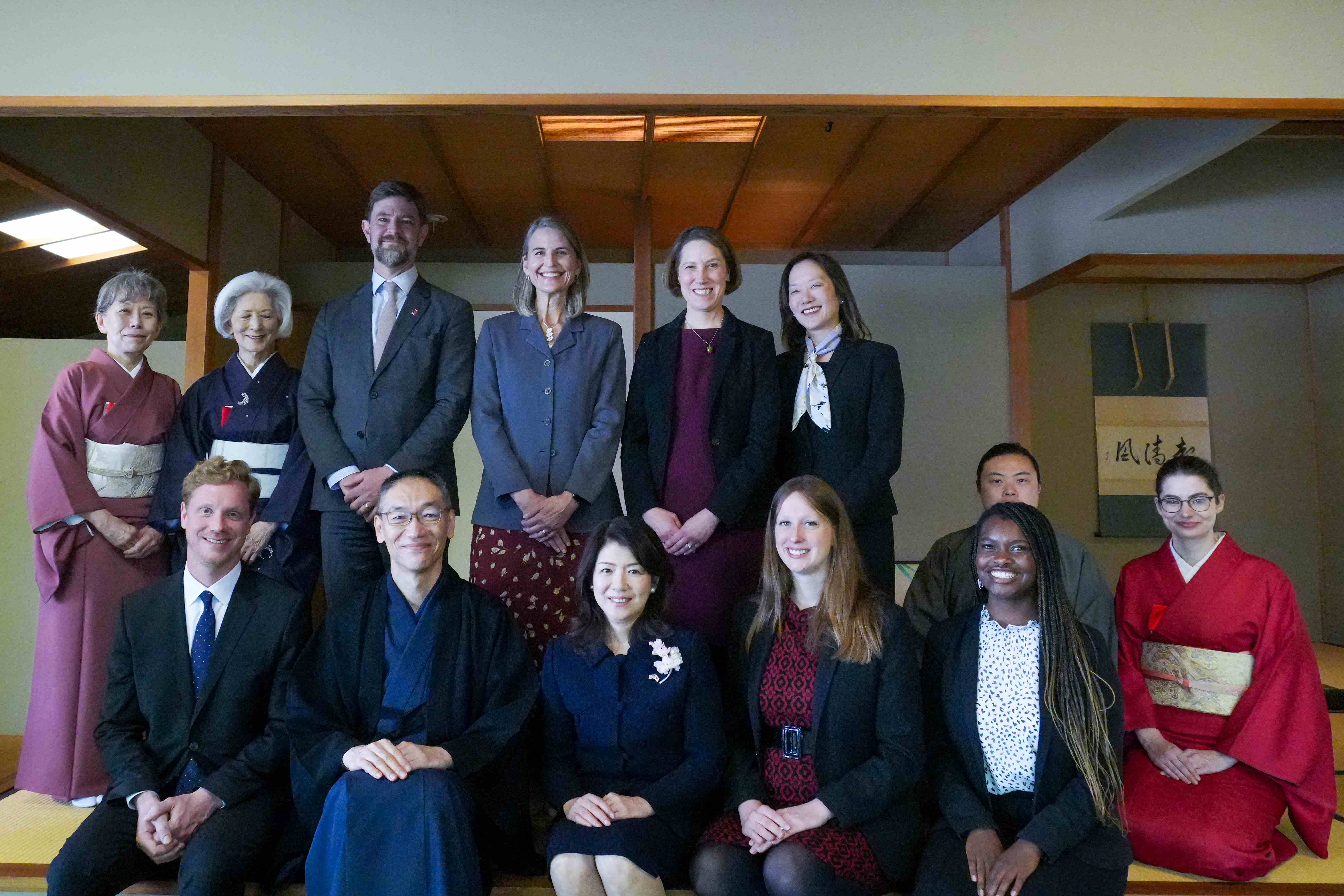 Mrs. Kishida attending a Japanese tea ceremony with JET Program alumni and others (6)