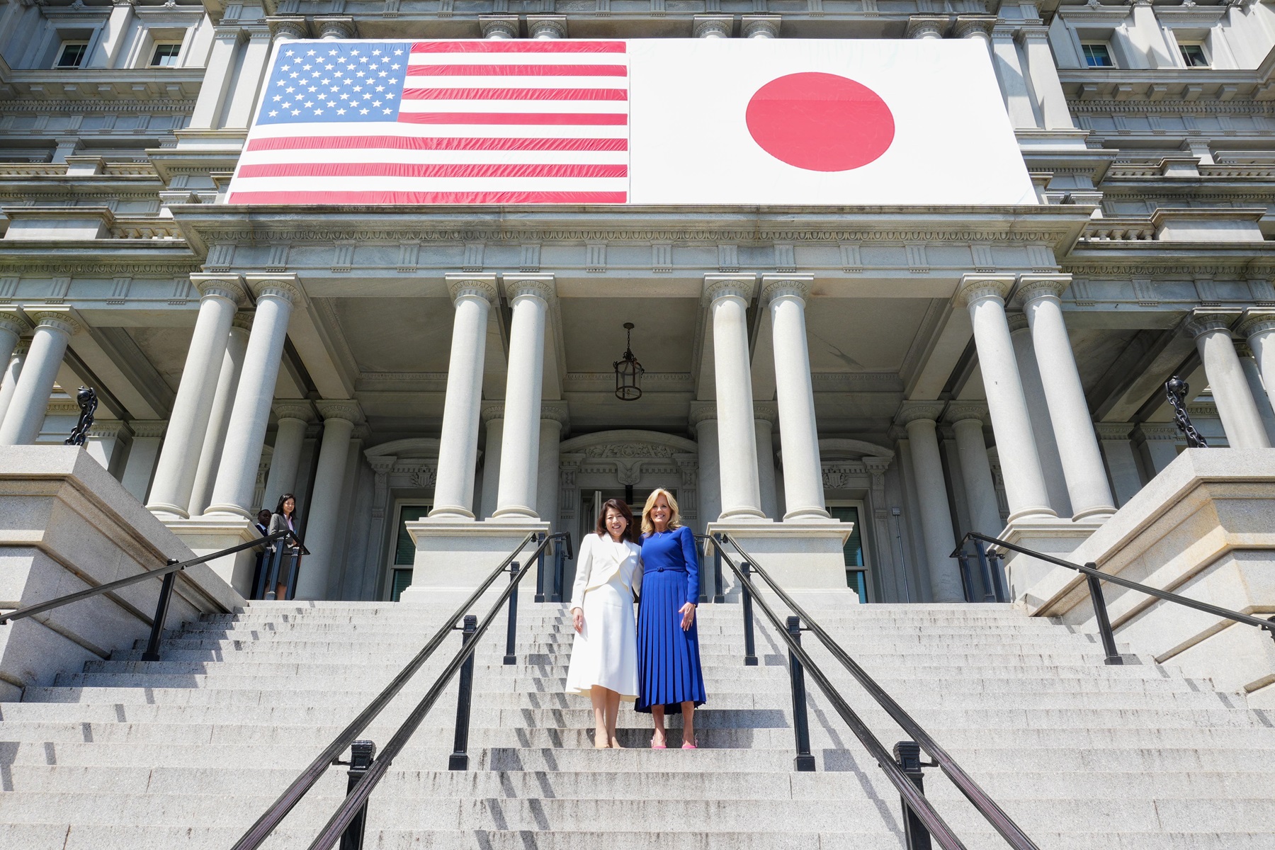 Mrs. Kishida receiving greetings from First Lady Jill Biden (1)