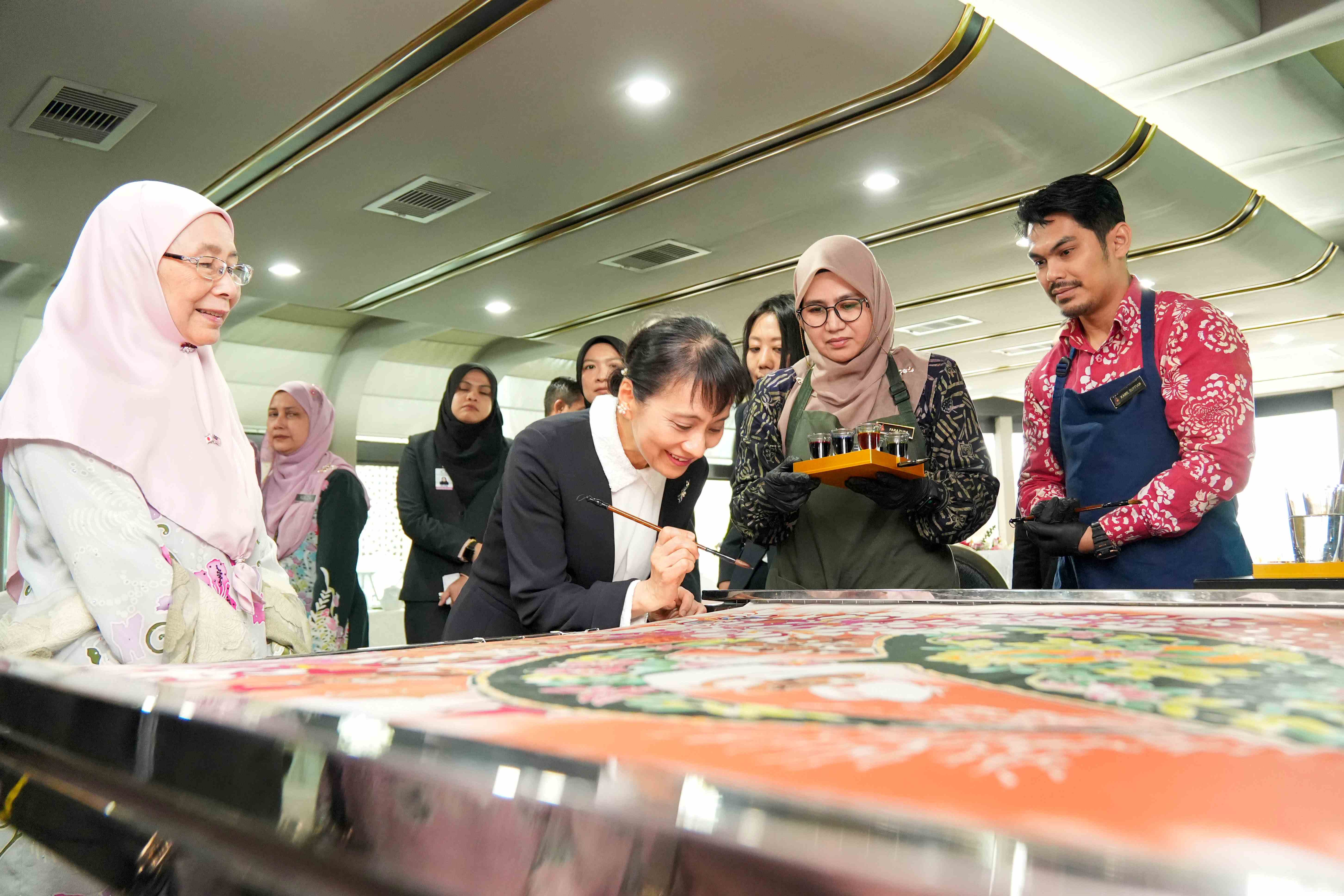 Spouse program hosted by Dr. Wan Azizah, the Spouse of the Prime Minister of Malaysia (6)