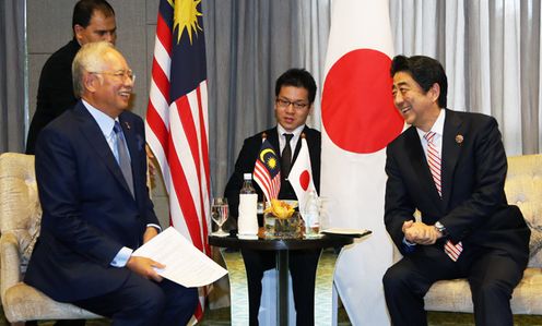 Photograph of the Japan-Malaysia Summit Meeting