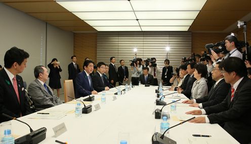 Photograph of the Prime Minister attending the meeting (2)