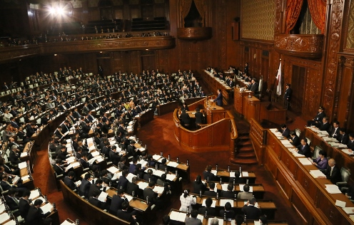 Photograph of the Prime Minister delivering a policy speech during the plenary session of the House of Representatives (3)