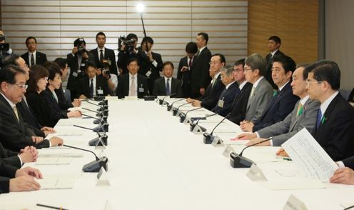 Photograph of the Prime Minister attending the meeting