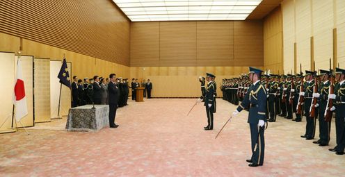 Photograph of the salute and the guard of honor