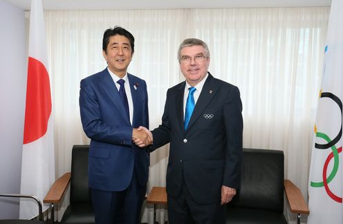 Photograph of the Prime Minister receiving the courtesy call from H.E. Mr. Thomas Bach, President of the International Olympic Committee (IOC)