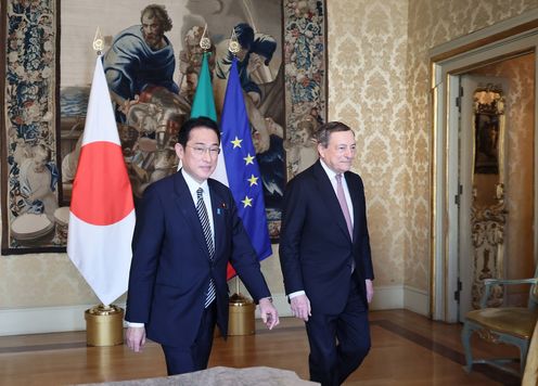 Photograph of the Japan-Italy Summit Meeting (3)