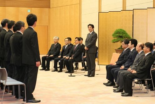 Photograph of the Prime Minister delivering an address (1)