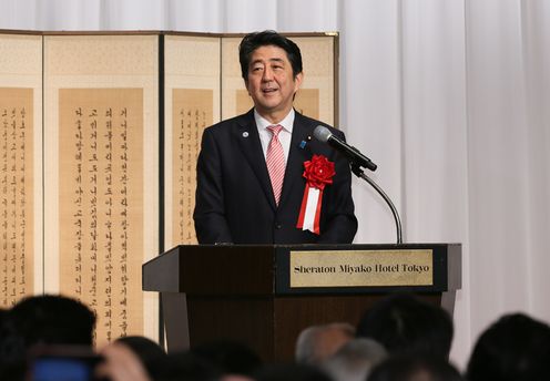 Photograph of the Prime Minister delivering an address (1)