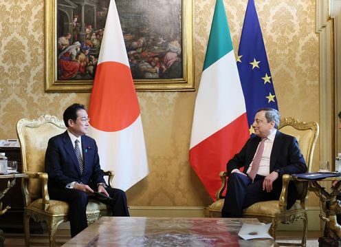 Photograph of the Japan-Italy Summit Meeting (4)