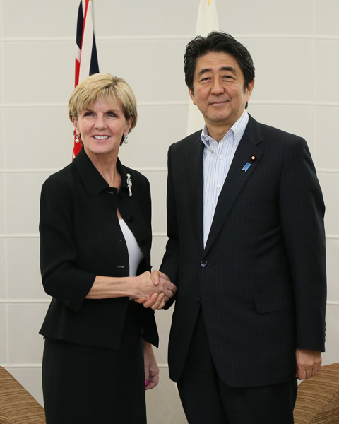 Photograph of the Prime Minister shaking hands with the Minister for Foreign Affairs of Australia