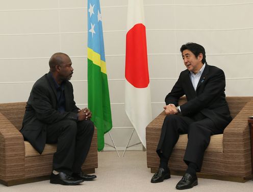 Photograph of the Prime Minister receiving a courtesy call (2)