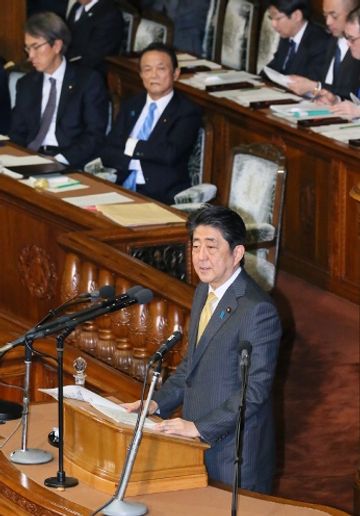 Photograph of the Prime Minister answering questions (1)