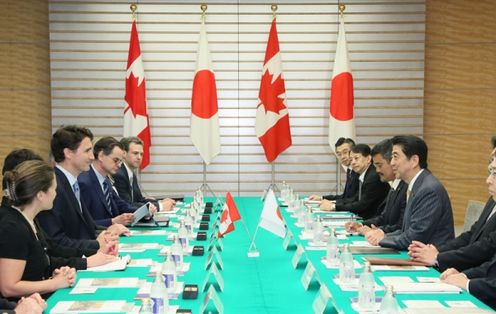 Photograph of the Japan-Canada Summit Meeting