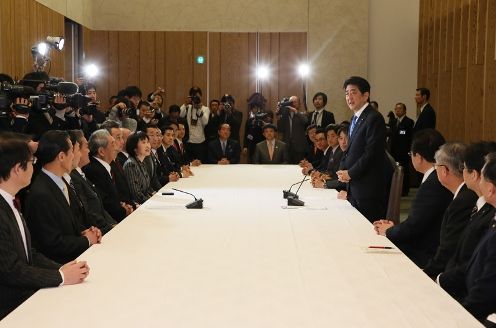 Photograph of the Prime Minister delivering an address (3)