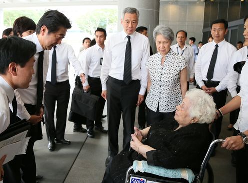 Photograph of the Prime Minister paying his condolences (2)