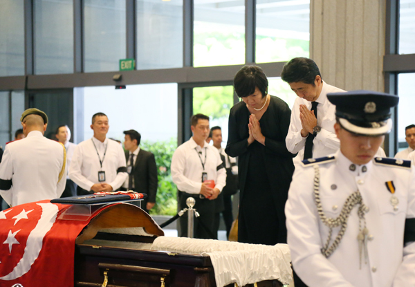 Photograph of the Prime Minister paying his condolences (1)