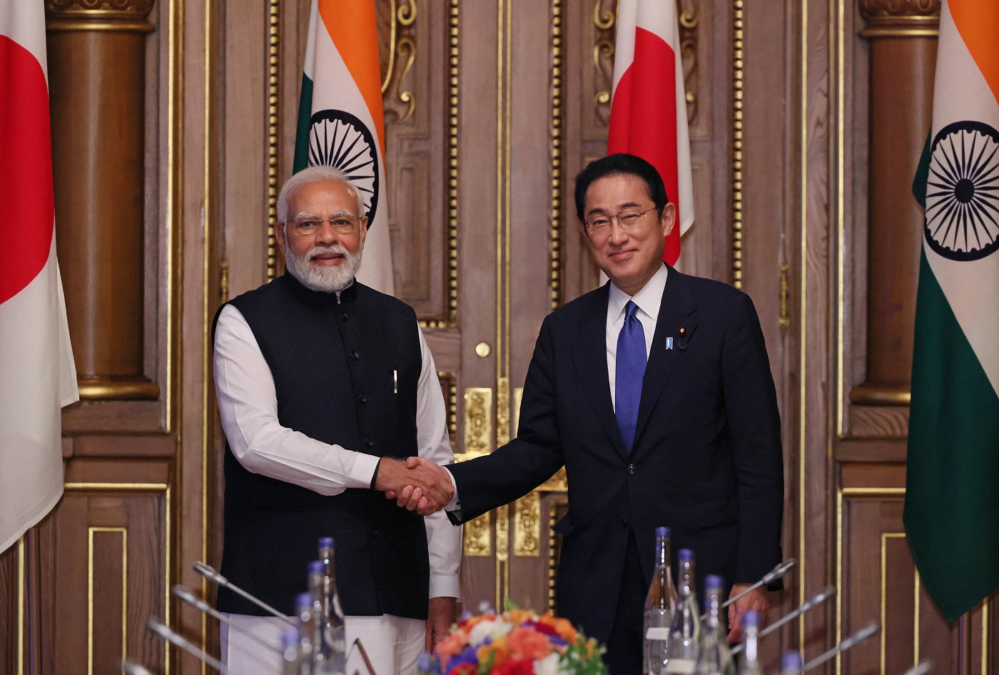 Photograph of the Japan-India Summit Meeting (2)