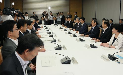 Photograph of the Prime Minister attending the meeting (2)