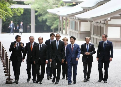 Photograph of the visit to Ise Jingu (3)