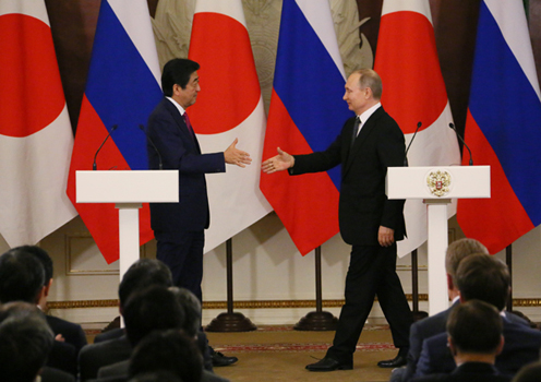 Photograph of the Japan-Russia joint press announcement (3)
