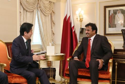 Photograph of the Japan-Qatar Summit Meeting