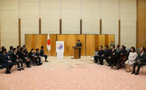 Photograph of the Prime Minister delivering an address (1)