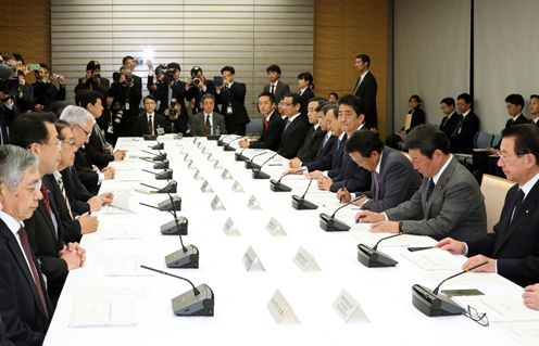 Photograph of the Prime Minister attending the meeting (2)