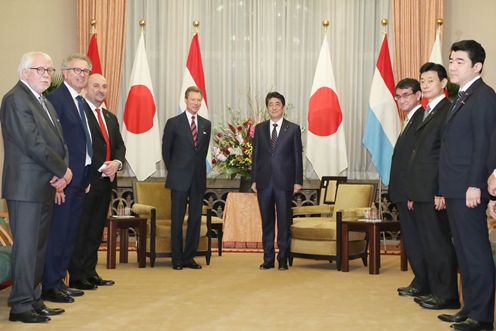 Photograph of the Prime Minister meeting with the Grand Duke of Luxembourg (1)