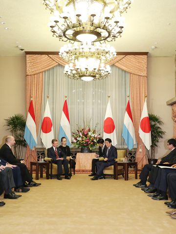 Photograph of the Prime Minister meeting with the Grand Duke of Luxembourg (3)