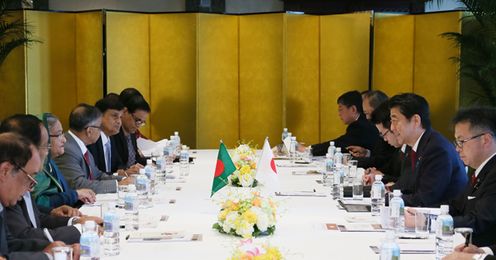 Photograph of the Japan-Bangladesh Summit Meeting