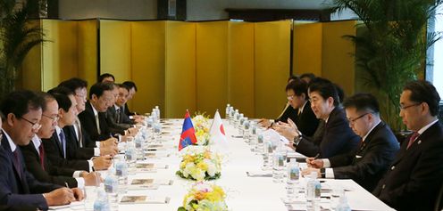 Photograph of the Japan-Laos Summit Meeting