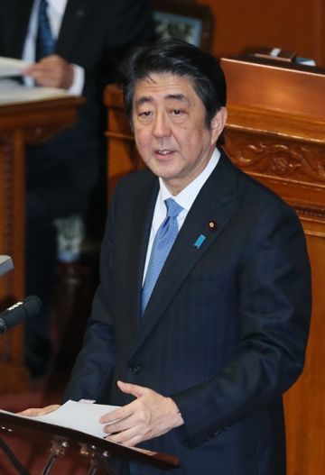 Photograph of the Prime Minister answering questions (1)