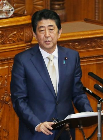 Photograph of the Prime Minister answering questions at the plenary session of the House of Councillors (1)